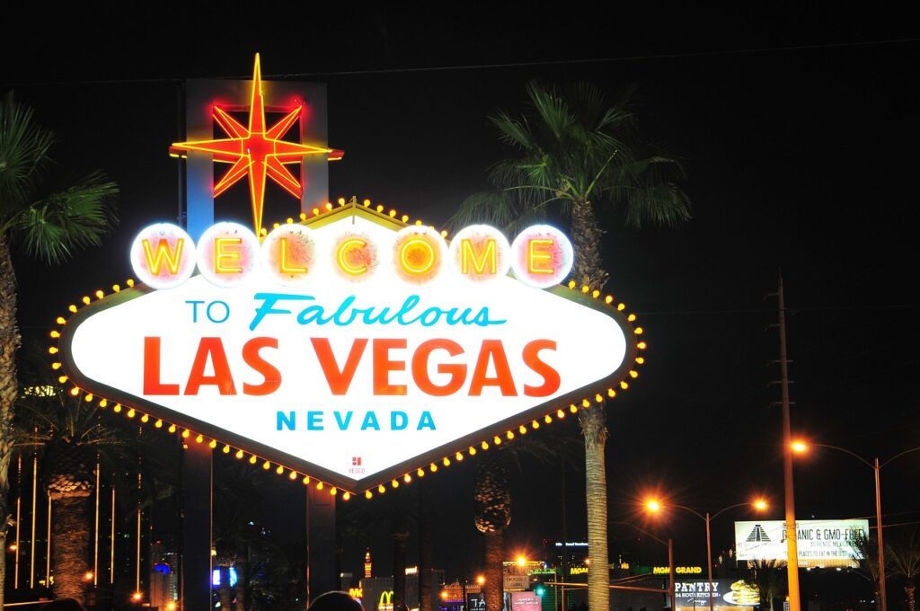 From Vegas to Virtual: How Casino Design Principles Shape the Online Experience