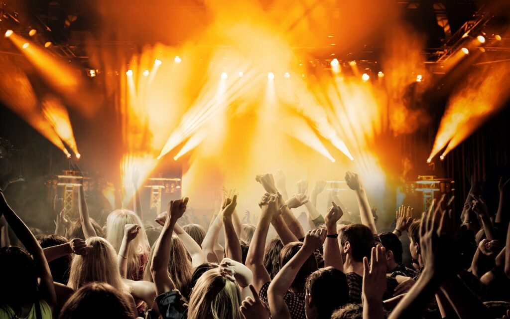 How Casinos Use Music, Shows, and Events to Attract New Players in a Competitive Entertainment Market